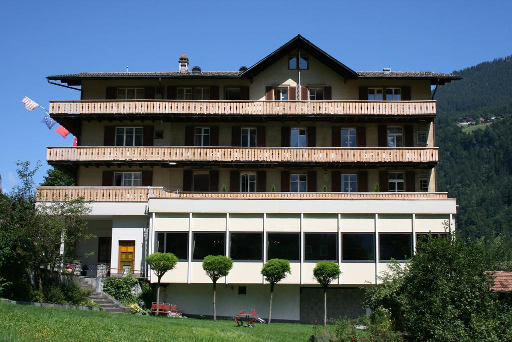 Hotel Staubbach Lauterbrunnen Bagian luar foto
